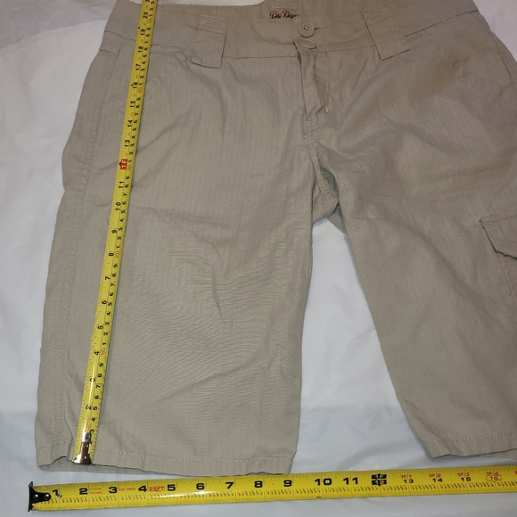 Bebop Size 9 Beige Wide Leg Cargo Bermuda Shorts/Capris - Picture 9 of 16